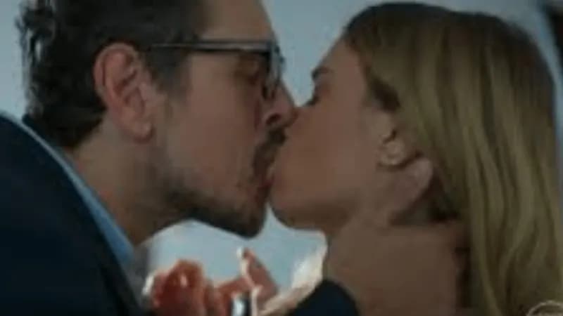 Romance no Trabalho: Pode?