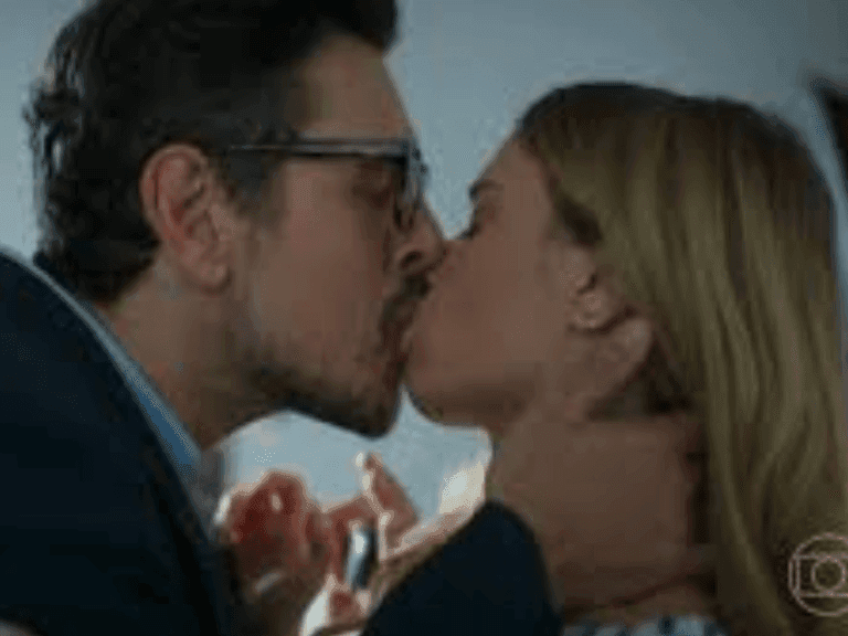 Romance no Trabalho: Pode?