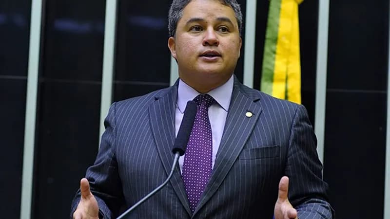 Efraim Filho: O Senador Conservador da Paraíba Rumo ao Governo?