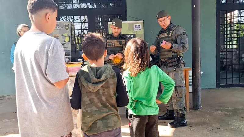 GCM desenvolve atividades educativas com crianças no Zoológico Municipal