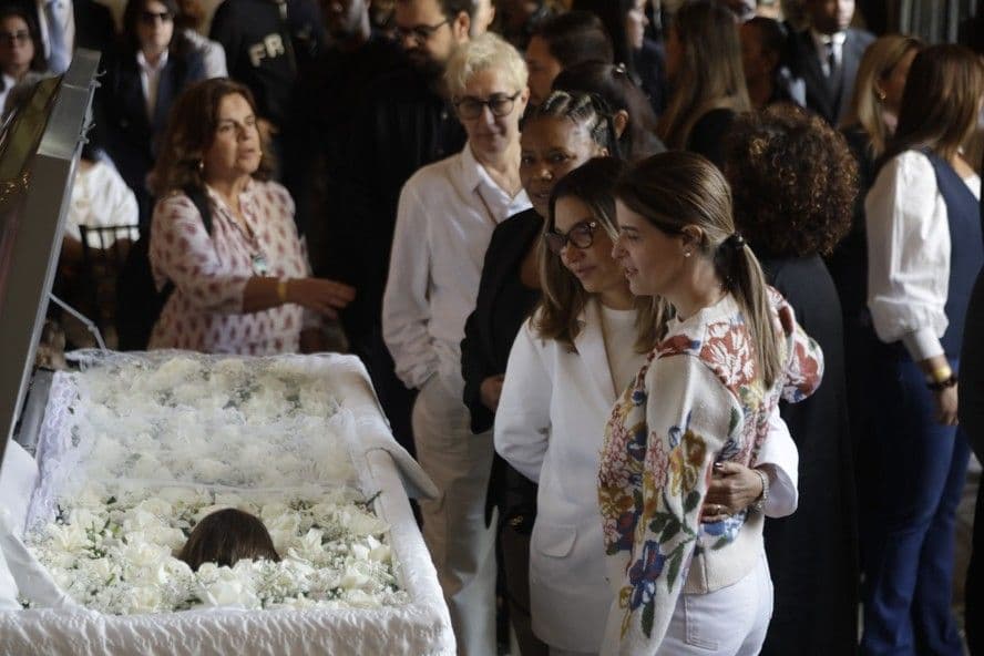 Adeus a Preta Gil: Fãs e Homenagens marcam Velório no Rio