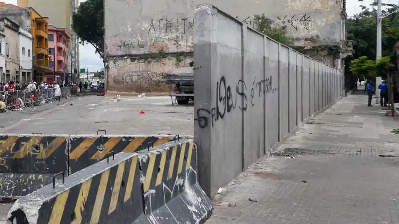 Termina nesta sexta prazo para prefeito explicar muro na Cracolândia