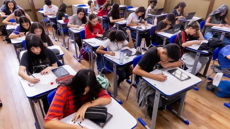 Estudantes do 9º ano do Fundamental e 3ª série do Médio participam de segundo simulado do Saeb