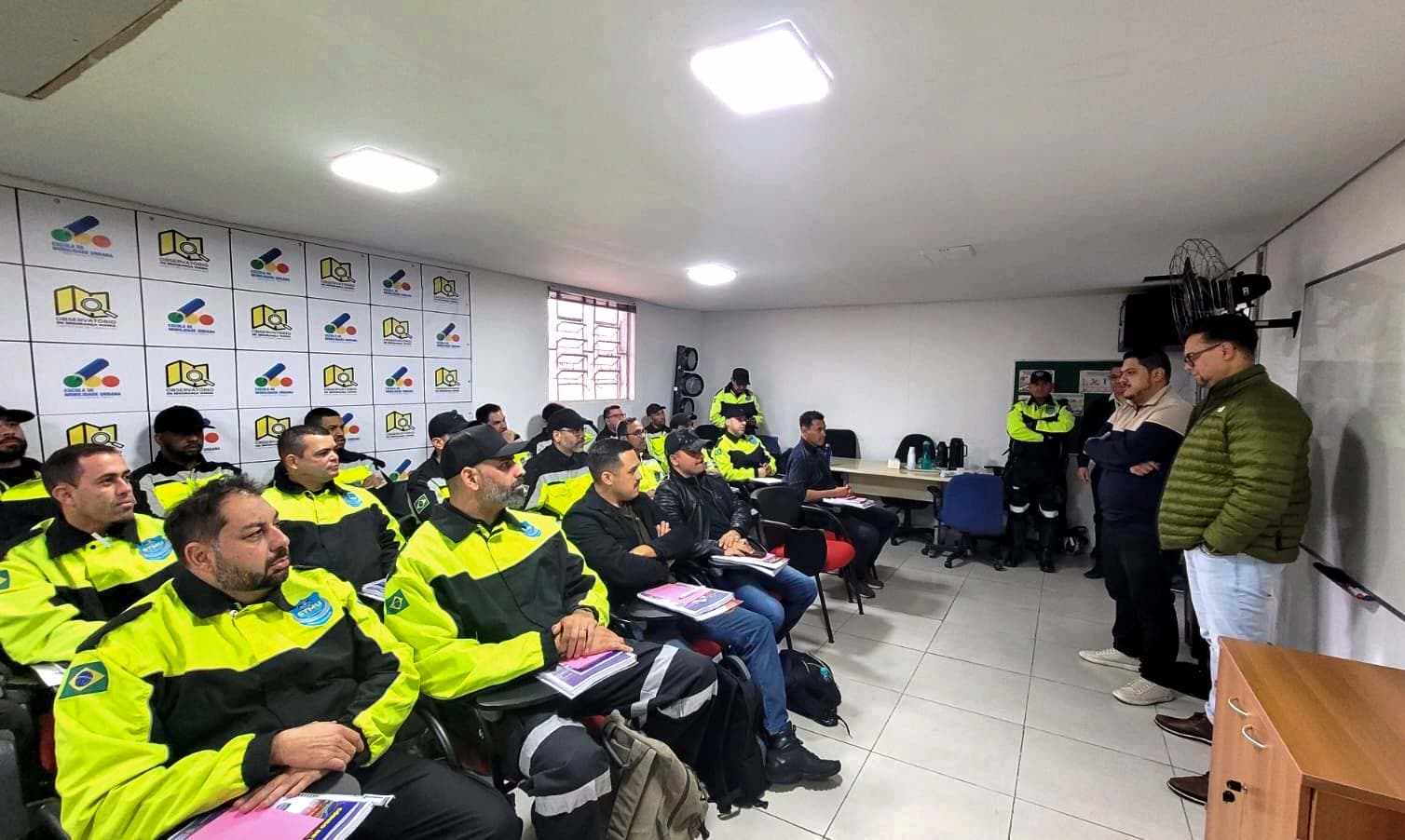 Prefeitura inicia capacitação de novos agentes de trânsito