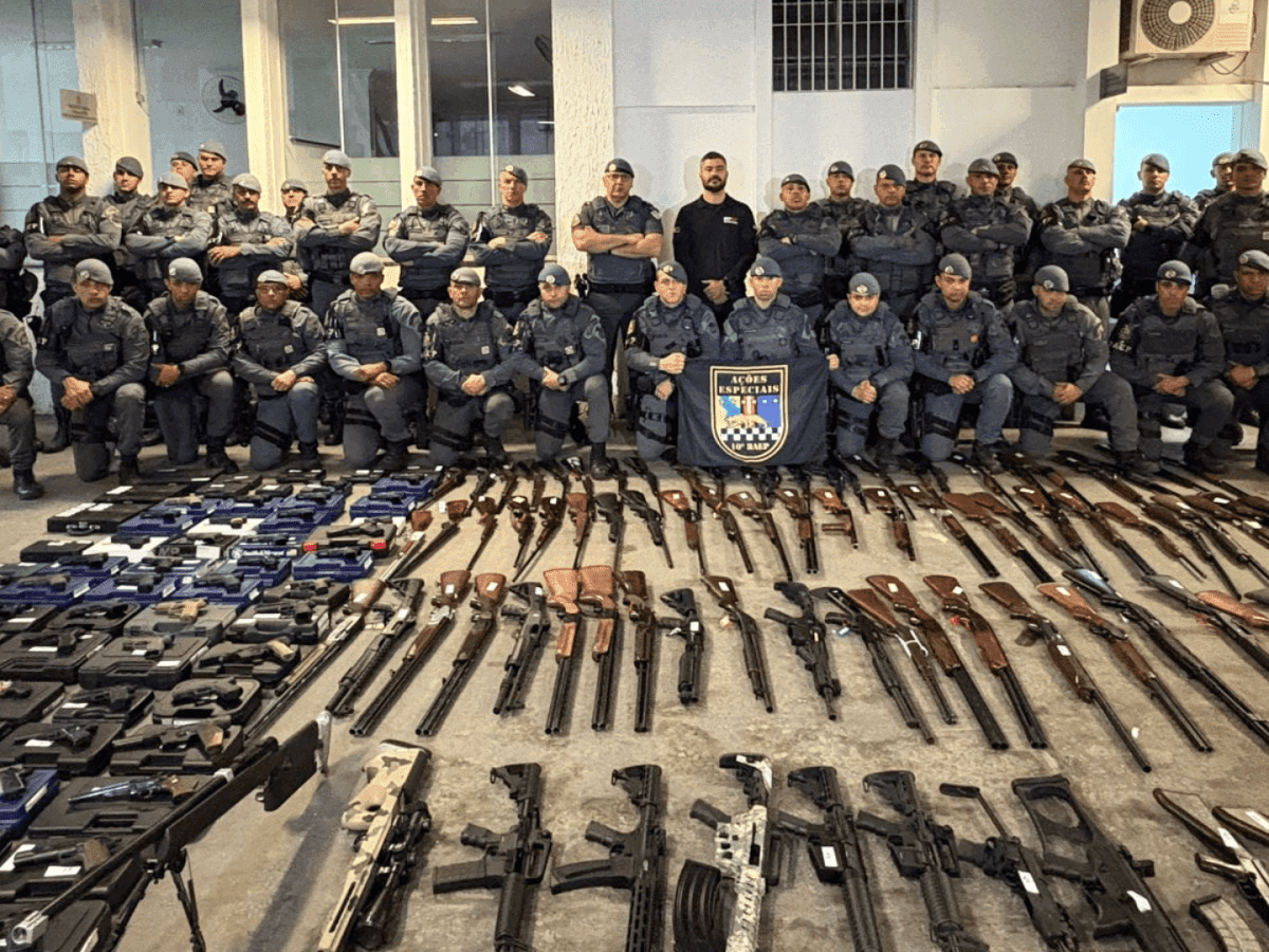 Polícia apreende mais de 180 fuzis, revólveres e pistolas em fábrica de armas ilegais no interior de SP