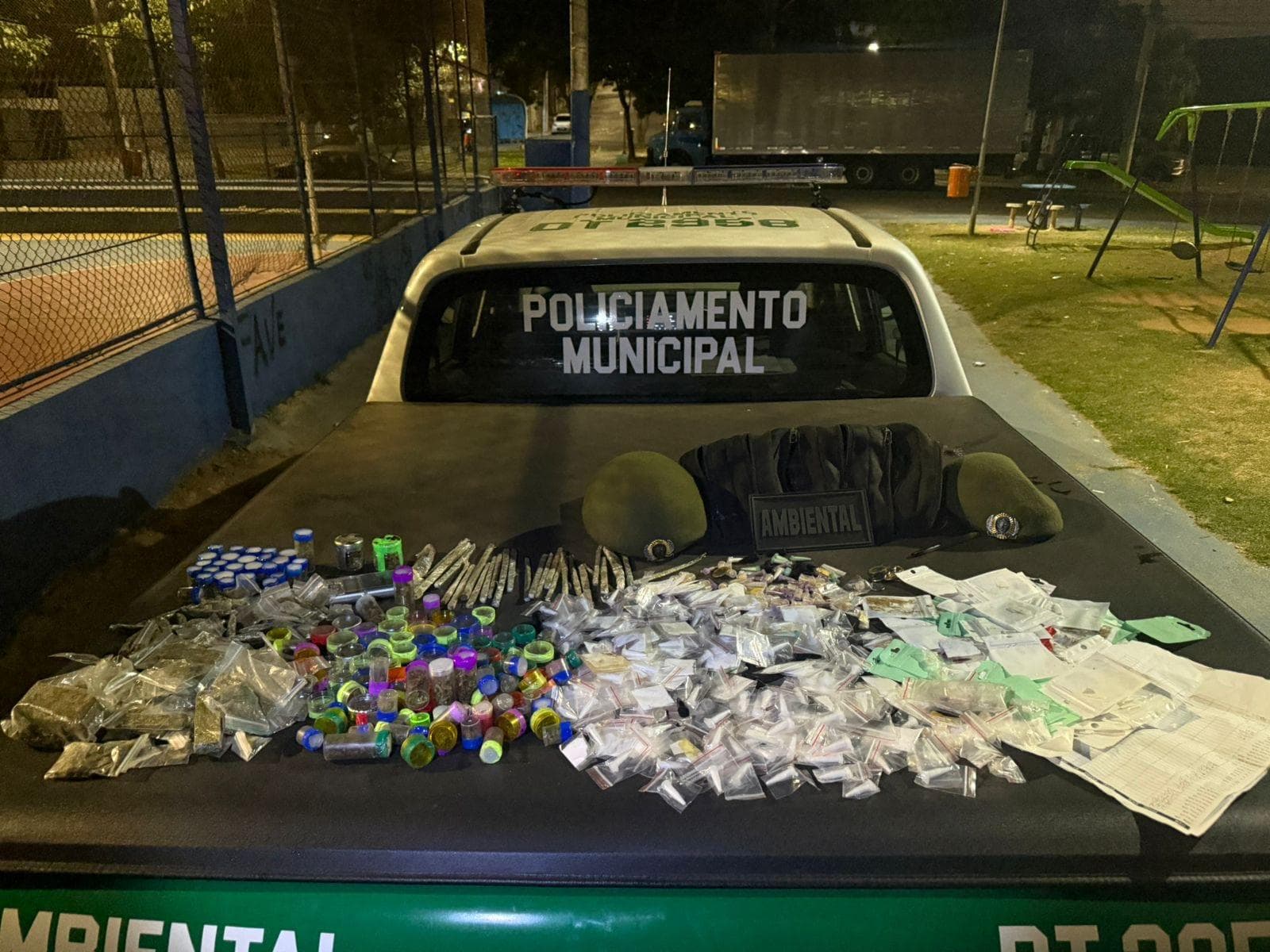 Guarulhos apreende adolescente com 2,3 kg de drogas no Jardim das Nações