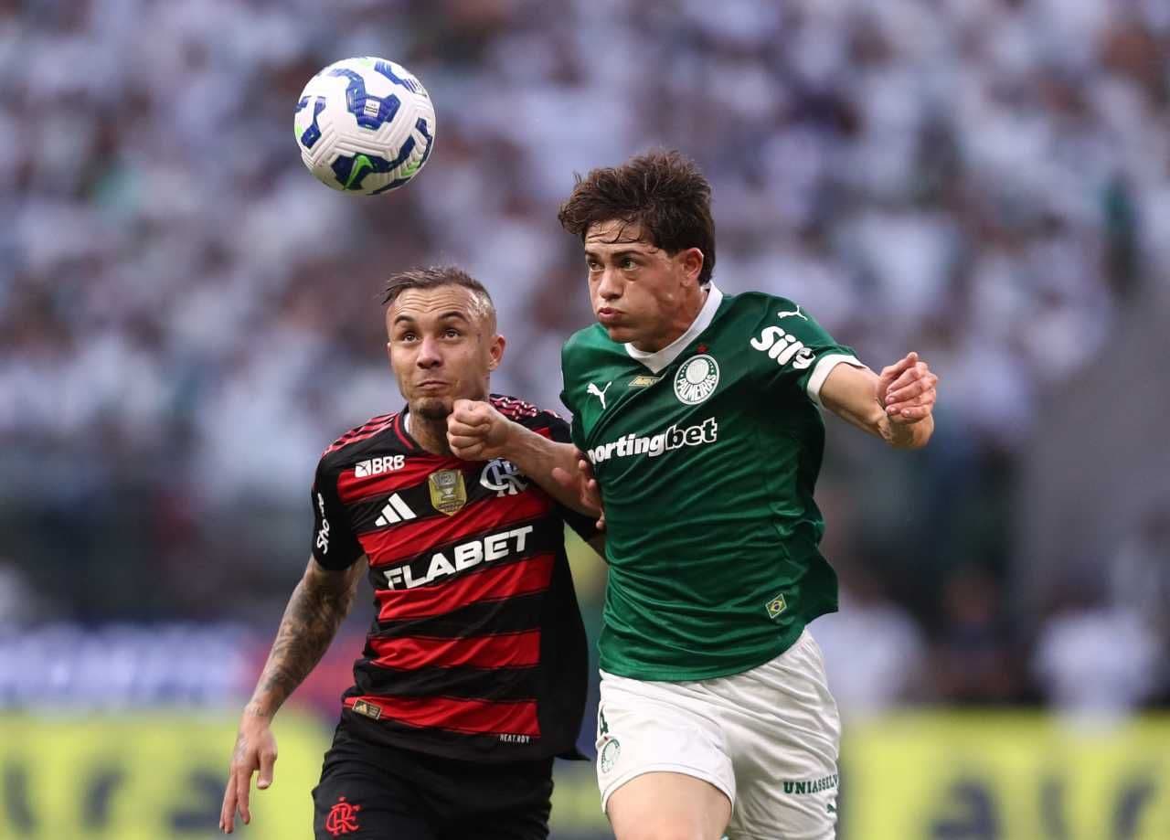 Brasileirão 2025: Flamengo e Palmeiras Disputam Título!