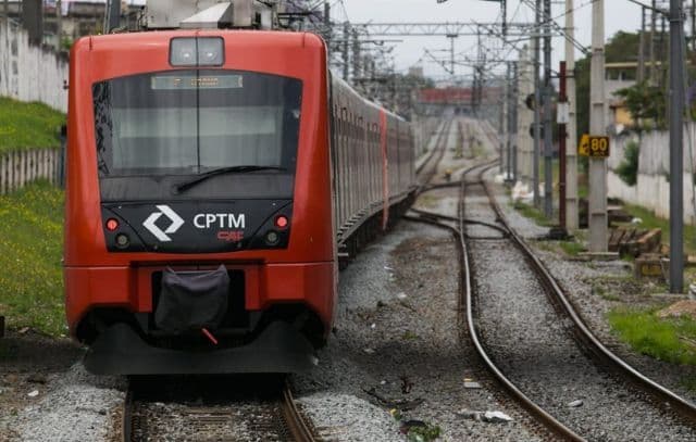 Governo de SP moderniza a estação Brás com instalação de painéis digitais interativos