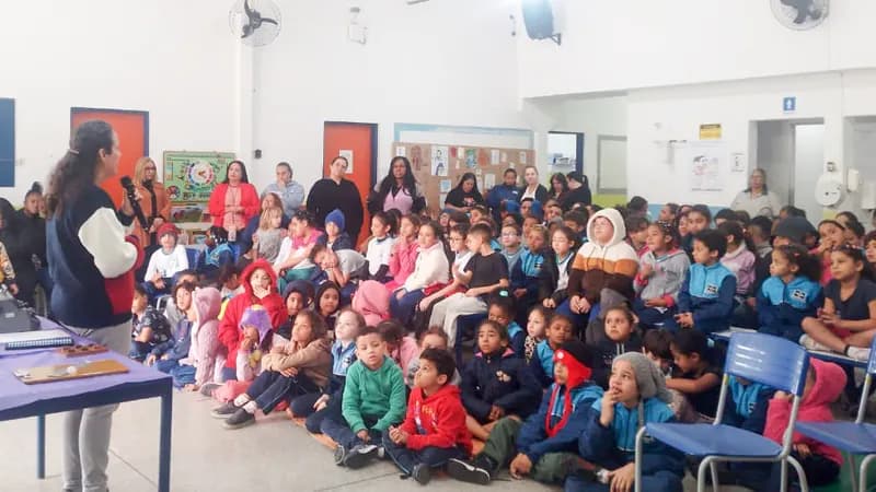 Prefeitura leva discussão sobre inclusão e acolhimento de PCDs à comunidade escolar do Taboão