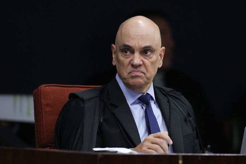 STF suspende lei estadual sobre transporte por motos