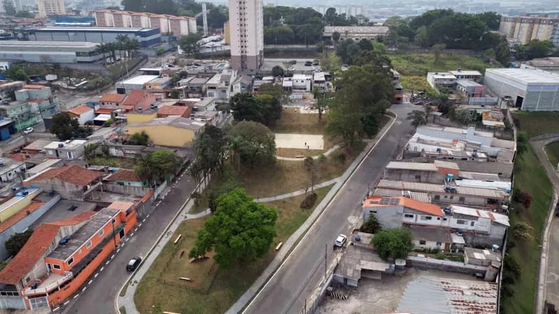 Prefeitura entrega praça no Bonsucesso com novas áreas de lazer à população