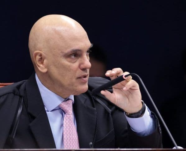 Martins suplica a Moraes por seus advogados em caso de golpe