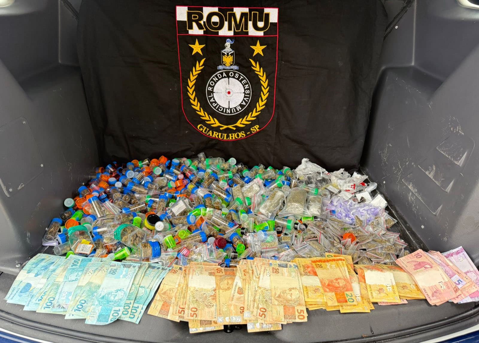 GCM de Guarulhos prende traficante, apreende adolescente e recolhe mais de 6,7 kg de drogas