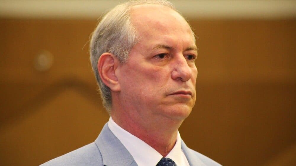 Ciro Gomes deixa o PDT e causa reações internas no partido