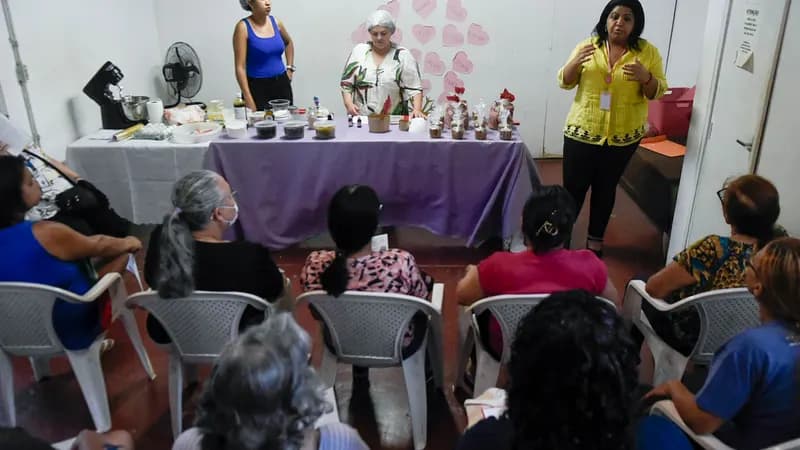 Oficina de panetone na Casa da Mulher abre oportunidade de renda extra
