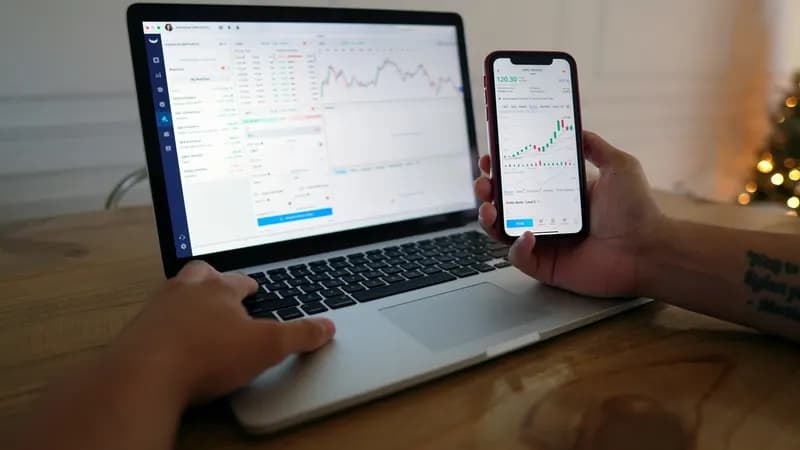 Vitrify: A Bloomberg do Crédito Privado Chega ao Mercado