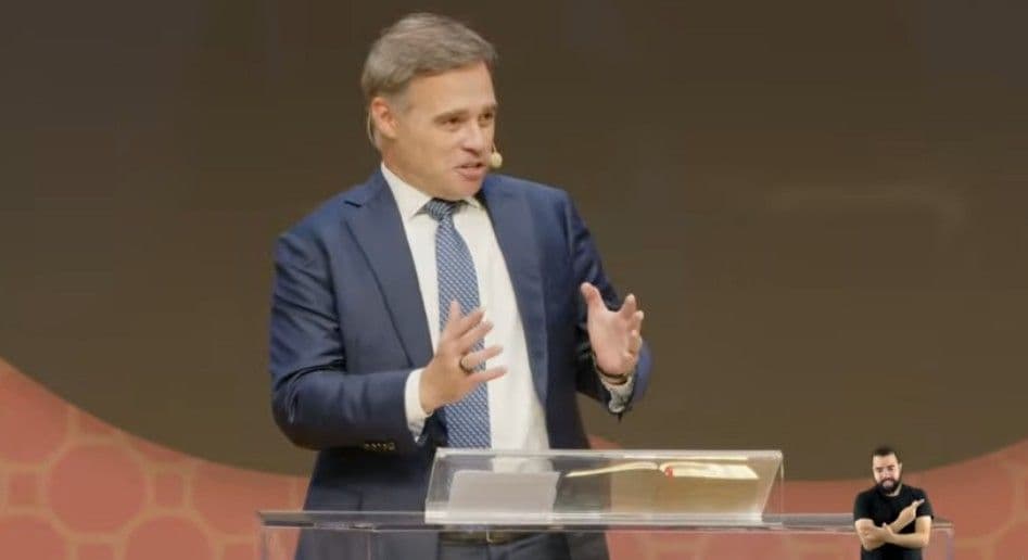 Mendonça Discursa Sobre Corrupção e Ética em Culto