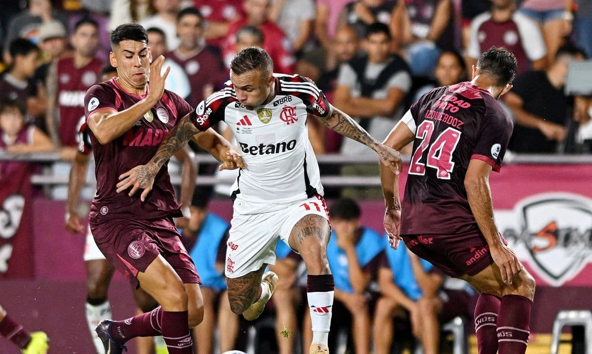 Rádio Nacional transmite decisão da Recopa entre Flamengo e Lanús