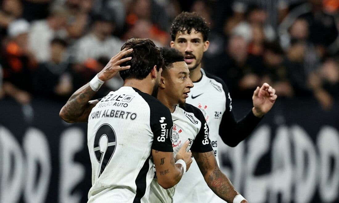 Corinthians derrota Peñarol para seguir 100% na Libertadores