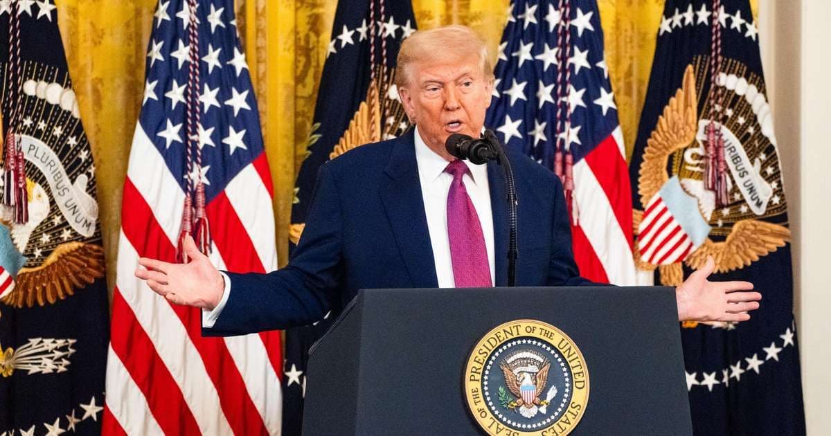 Tensão no Ar: Trump Eleva o Tom Contra Irã em Nova Ofensiva Digital