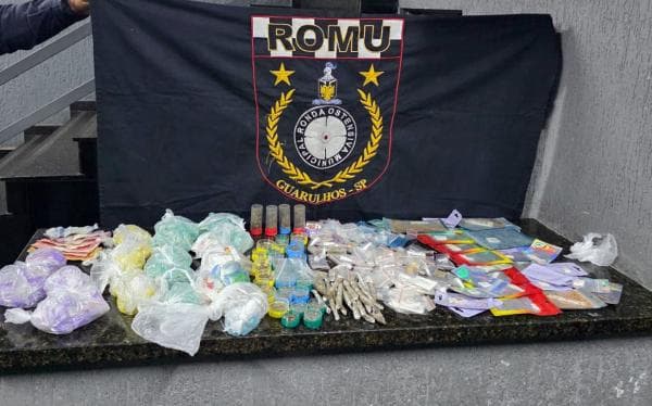 GCM prende dois traficantes e apreende 1,7 kg de drogas em Guarulhos
