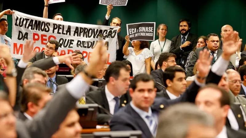 Entidades criticam aprovação redução da maioridade penal na CCJ