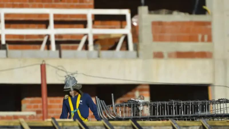 Construção empregou 2,5 milhões e pagou média de 2,1 salários mínimos