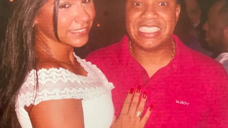 Mumuzinho Homenageia Anderson Leonardo em Show Emocionante