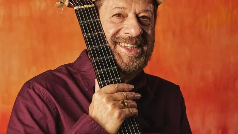 Cantor e compositor João Bosco completa 80 anos