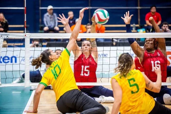Invictas, seleções do Brasil jogam oitavas do Mundial de vôlei sentado