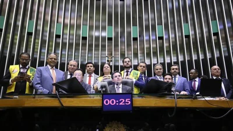 Senado aprova em dois turnos PEC da aposentadoria dos agentes de saúde