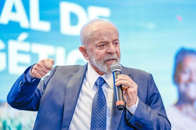 Pesquisa: Quase 1/3 dos Brasileiros Sofreram Impacto Financeiro Negativo com Lula