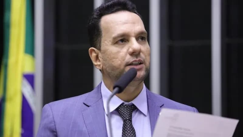 Comissão aprova projeto que torna lei a proibição a cigarros eletrônicos no Brasil