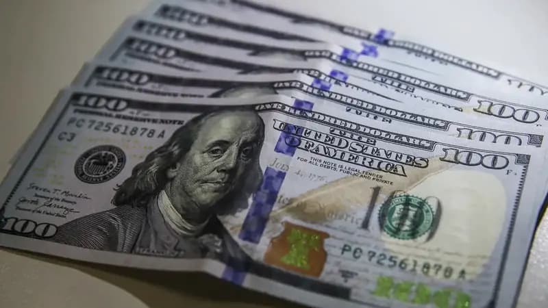 Dólar cai para R$ 6,04 em dia de posse de Trump