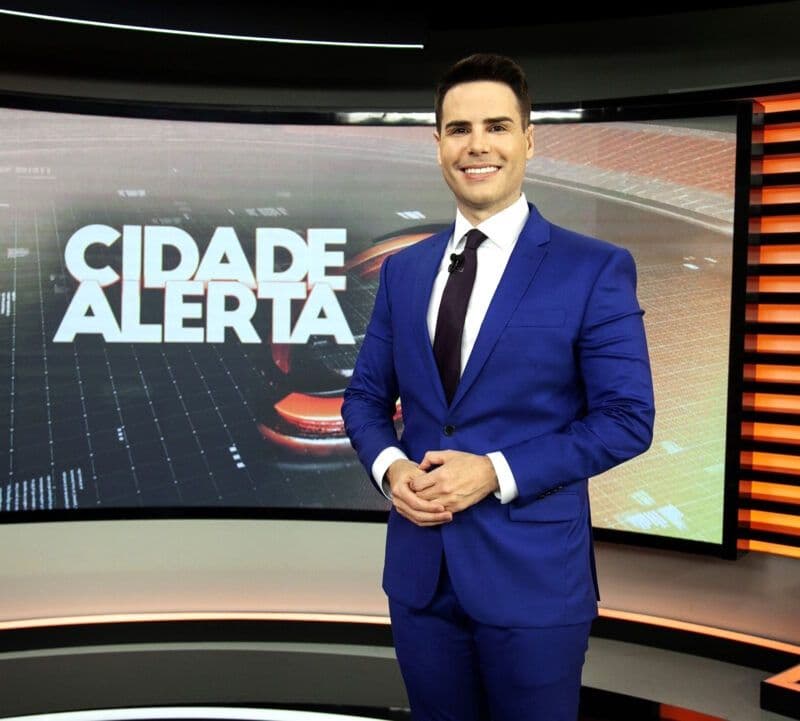 Saiu! Luiz Bacci deixa a Record após 30 anos!