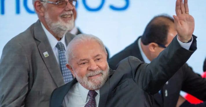 Governo Lula mantém sigilo de pesquisas; Bolsonaro, sob investigação