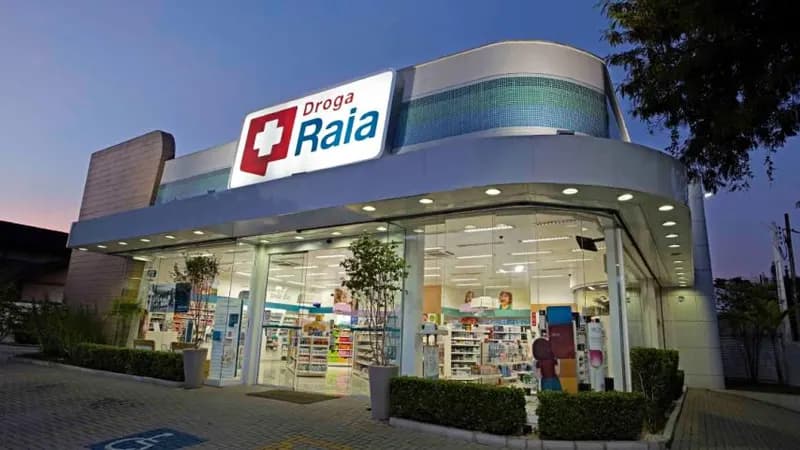 Raia Drogasil abre mais de 300 vagas de emprego em Guarulhos; entrevistas nesta sexta