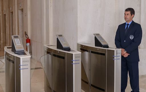 Grupo GR abre diversas vagas para Controladores de Acesso em Guarulhos; candidate-se