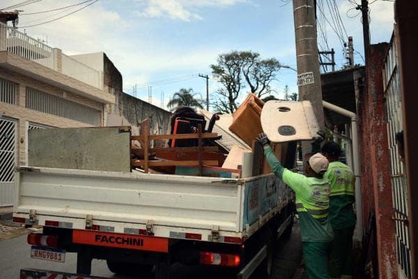 Operação de recolhimento de inservíveis atende Jardim Presidente Dutra e mais dois bairros no fim de semana