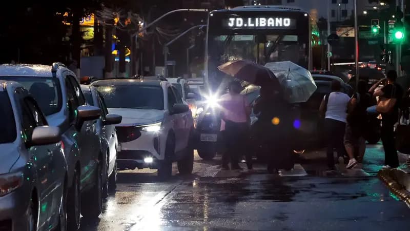São Paulo ainda registra alagamentos e trânsito intenso após temporal
