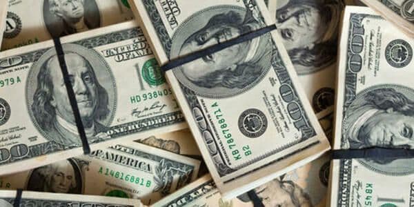 Dólar fecha último pregão em alta de 1%, com divulgação de dados de empregos nos EUA