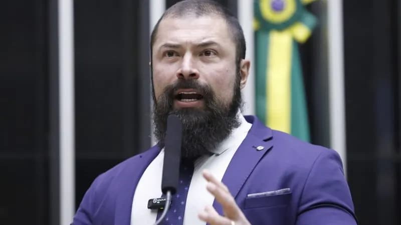 Comissão aprova projeto que autoriza bombeiro civil a atuar em área de risco e resgate de vidas