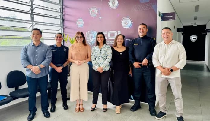 PREFEITA DE MOGI VISTORIA CENTRO DE OPERAÇÕES INTEGRADAS E ANUNCIA O NOVO COMANDANTE DA GUARDA CIVIL MUNICIPAL