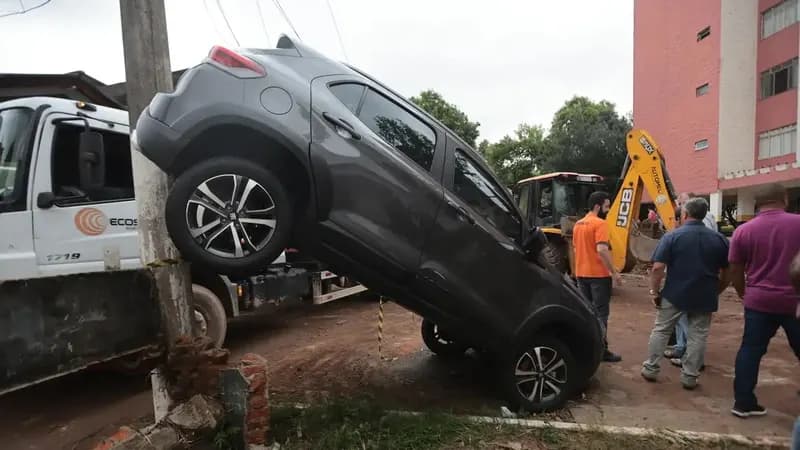 Chuva volta a causar transtornos na região metropolitana de São Paulo