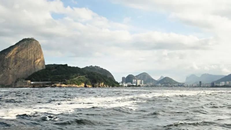 Secretaria identifica navio que derramou óleo na Baía de Guanabara