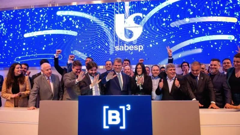 Tarcísio de Freitas recebe prêmio internacional de ‘oferta do ano’ pelo bem-sucedido follow-on da Sabesp
