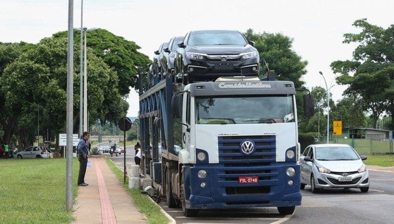 Vendas de veículos surpreendem com alta de 18% em 2024