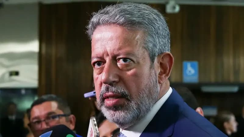 Lira prevê eleição rápida e destaca amplo apoio a Hugo Motta