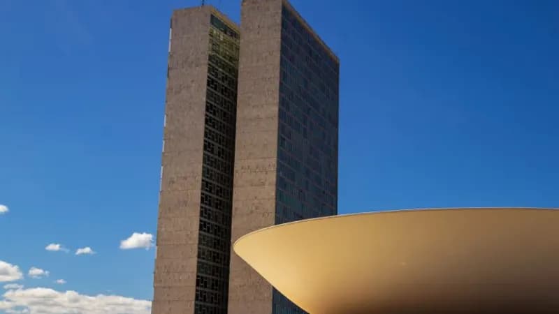 Deputados oficializam candidaturas à Mesa Diretora; eleição ocorre nesta tarde