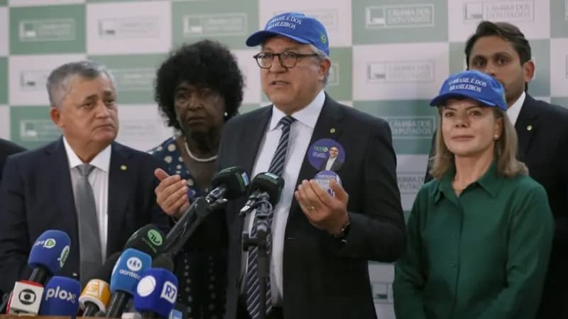 Governo apresenta na próxima semana agenda prioritária a presidentes da Câmara e do Senado, diz Padilha